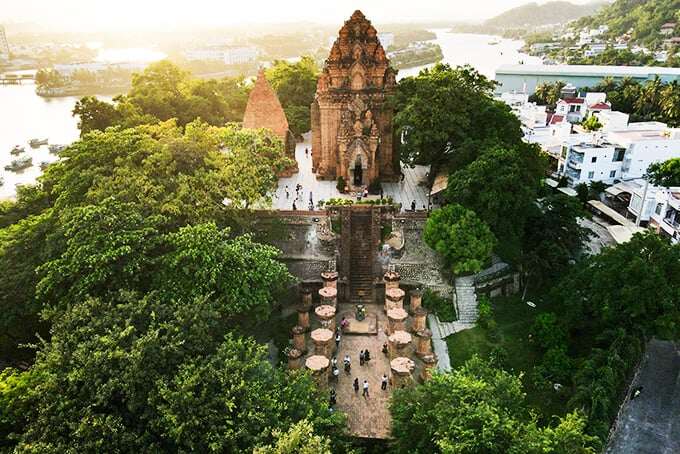 Tháp-Bà-Ponagar-ivivu