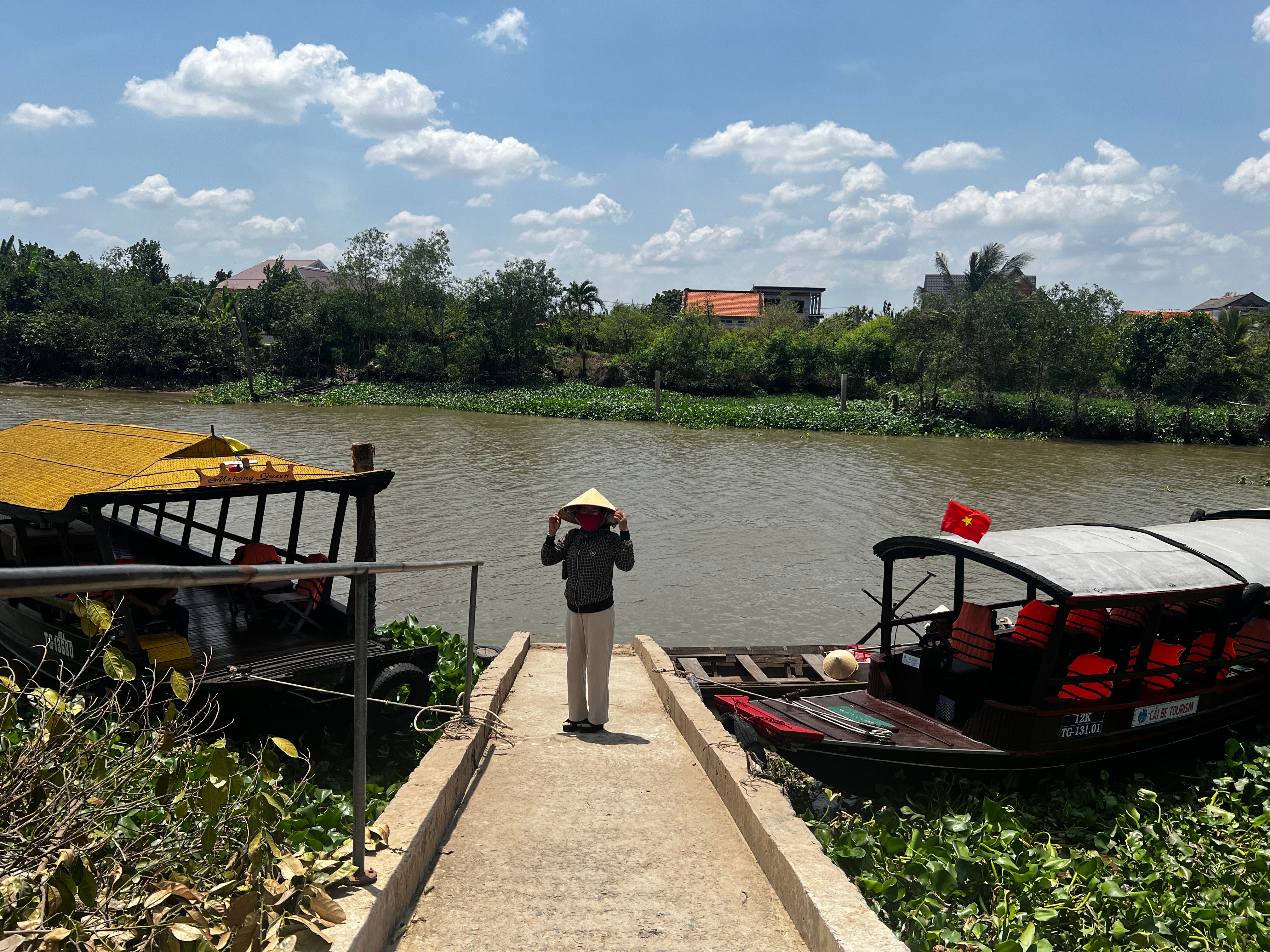 A Journey of Friendship: The Tale of Two Elderly Friends in Vietnam